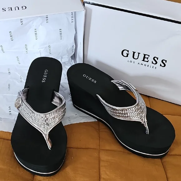 GUESS NIB Women's Black and Silver Sparkle Sarraly Platform Sandals sz 8 - Picture 1 of 4